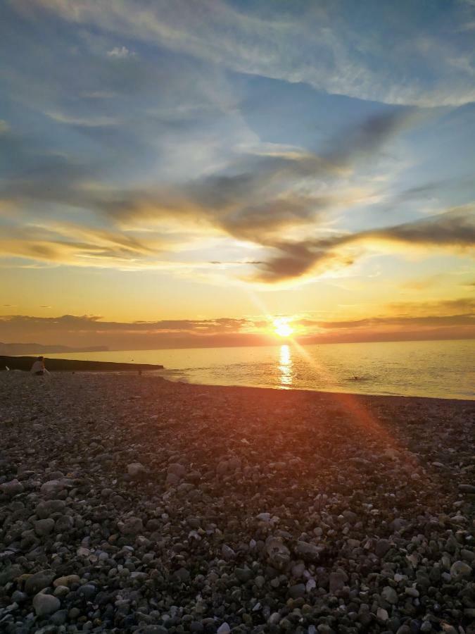 1 Emplacement Parfait ! 150M De La Mer Et De La Rue Pietonne Dieppe Zewnętrze zdjęcie
